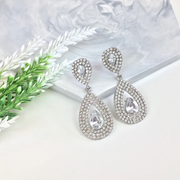 marie and lux Jewelry - 5 for $25 Elegant Diamond Drop Earrings